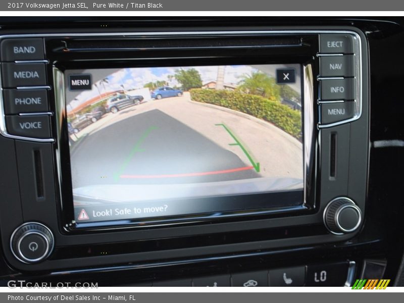 Pure White / Titan Black 2017 Volkswagen Jetta SEL