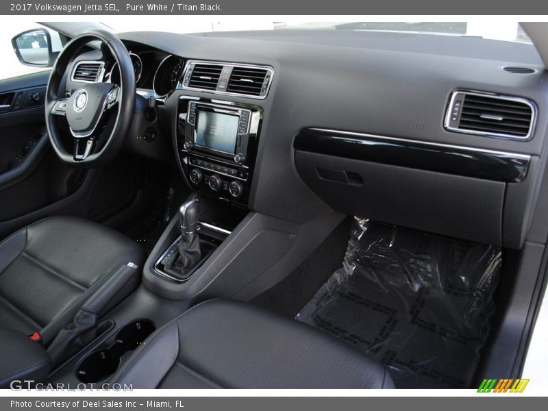 Pure White / Titan Black 2017 Volkswagen Jetta SEL