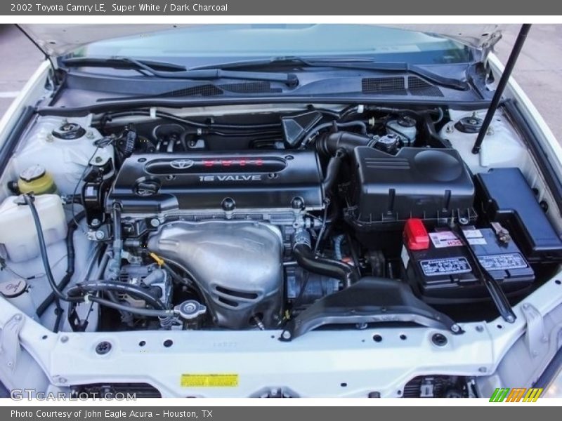 Super White / Dark Charcoal 2002 Toyota Camry LE