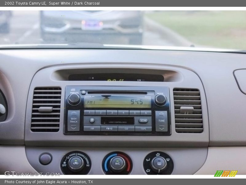 Super White / Dark Charcoal 2002 Toyota Camry LE