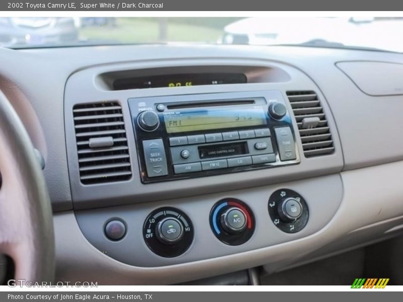 Super White / Dark Charcoal 2002 Toyota Camry LE