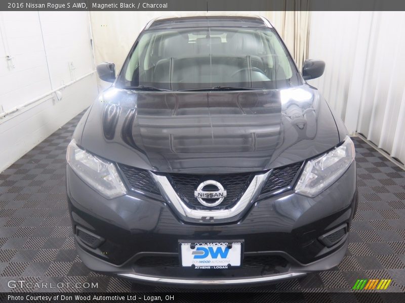Magnetic Black / Charcoal 2016 Nissan Rogue S AWD