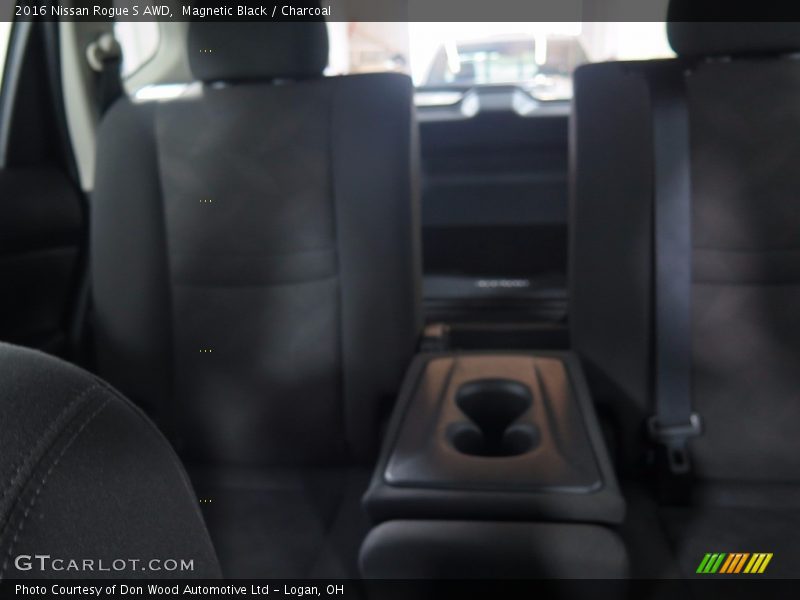 Magnetic Black / Charcoal 2016 Nissan Rogue S AWD