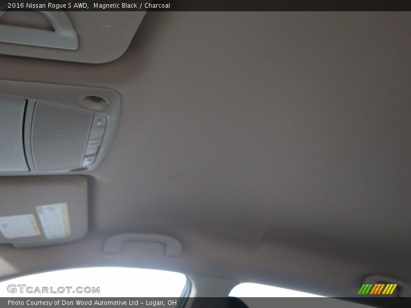 Magnetic Black / Charcoal 2016 Nissan Rogue S AWD