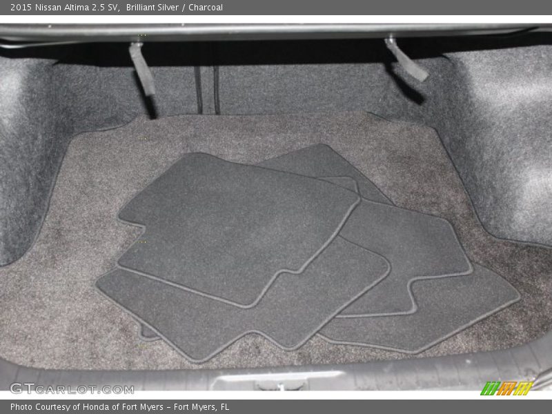 Brilliant Silver / Charcoal 2015 Nissan Altima 2.5 SV