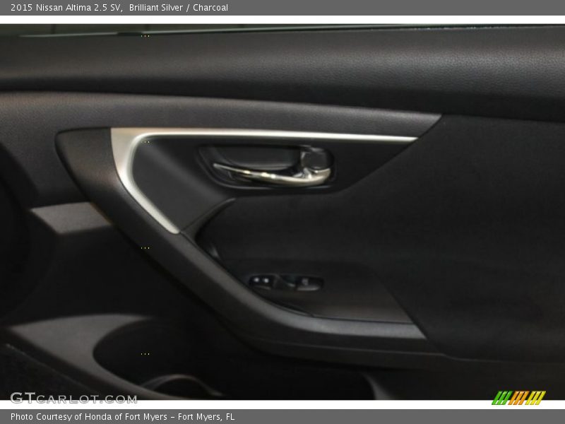 Brilliant Silver / Charcoal 2015 Nissan Altima 2.5 SV