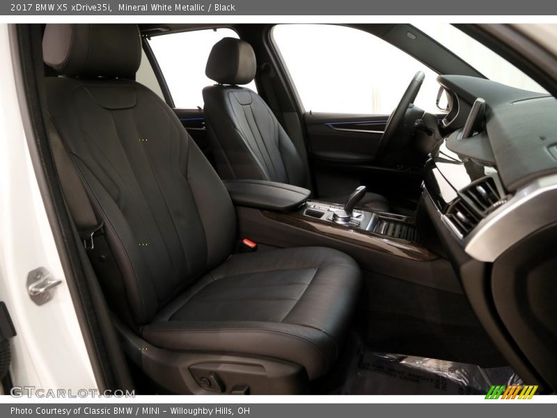 Mineral White Metallic / Black 2017 BMW X5 xDrive35i