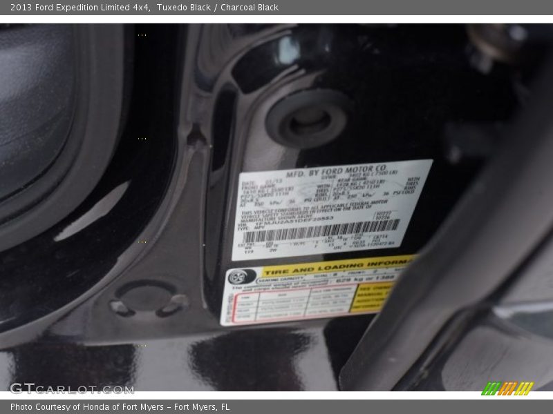 Tuxedo Black / Charcoal Black 2013 Ford Expedition Limited 4x4