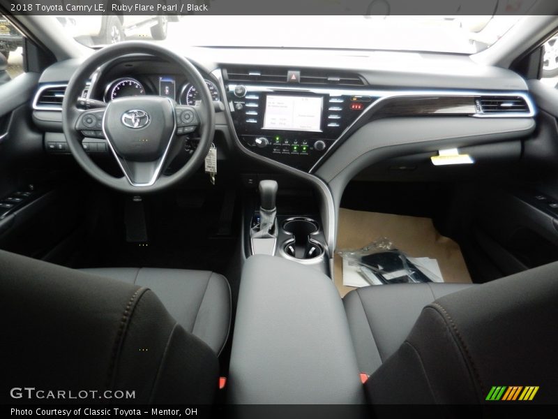 Ruby Flare Pearl / Black 2018 Toyota Camry LE