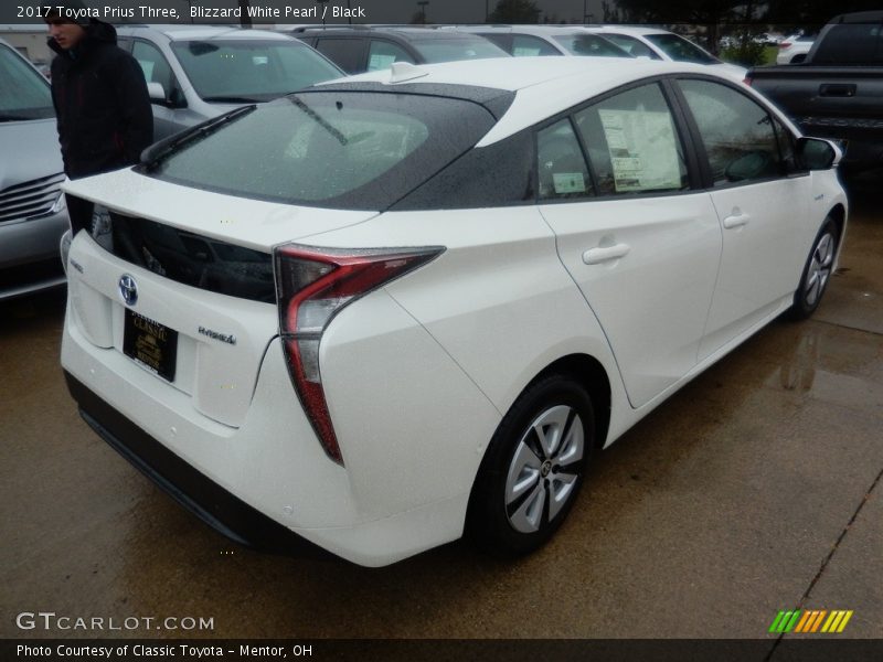 Blizzard White Pearl / Black 2017 Toyota Prius Three