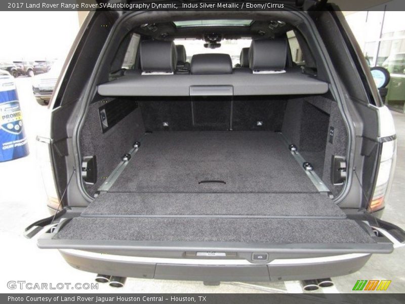 Indus Silver Metallic / Ebony/Cirrus 2017 Land Rover Range Rover SVAutobiography Dynamic