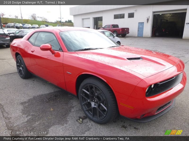Front 3/4 View of 2018 Challenger R/T