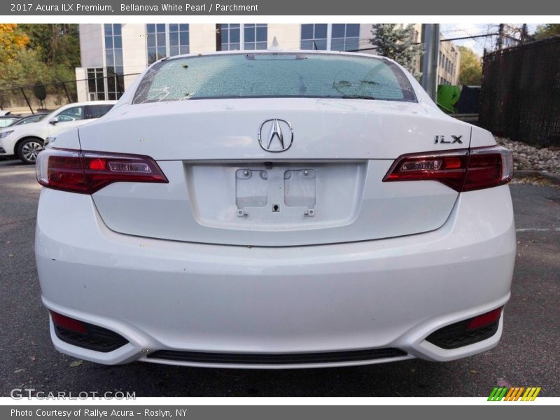 Bellanova White Pearl / Parchment 2017 Acura ILX Premium
