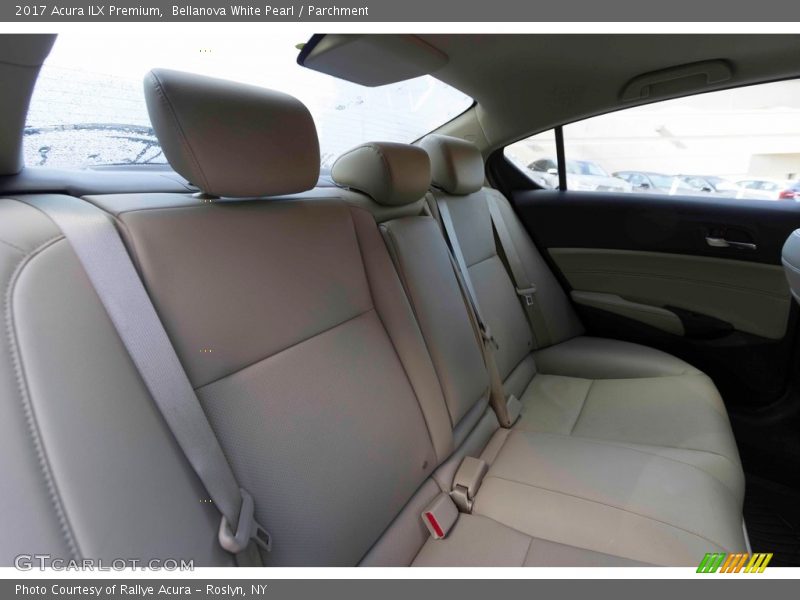 Bellanova White Pearl / Parchment 2017 Acura ILX Premium
