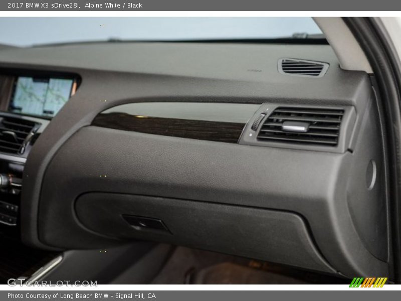 Alpine White / Black 2017 BMW X3 sDrive28i