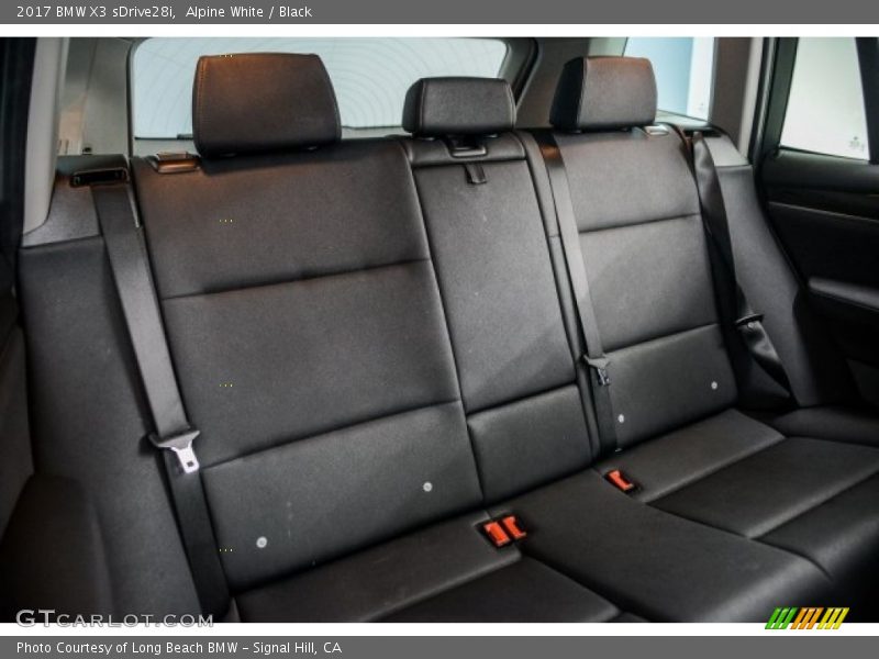 Alpine White / Black 2017 BMW X3 sDrive28i