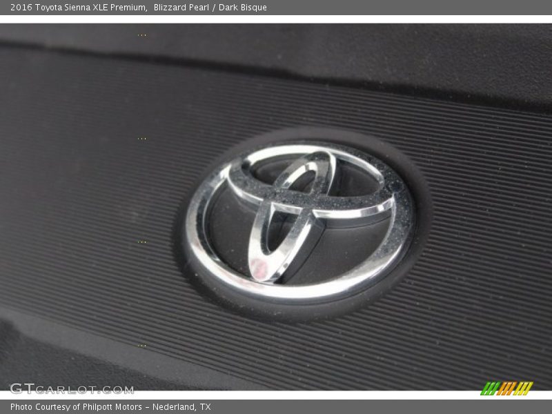Blizzard Pearl / Dark Bisque 2016 Toyota Sienna XLE Premium