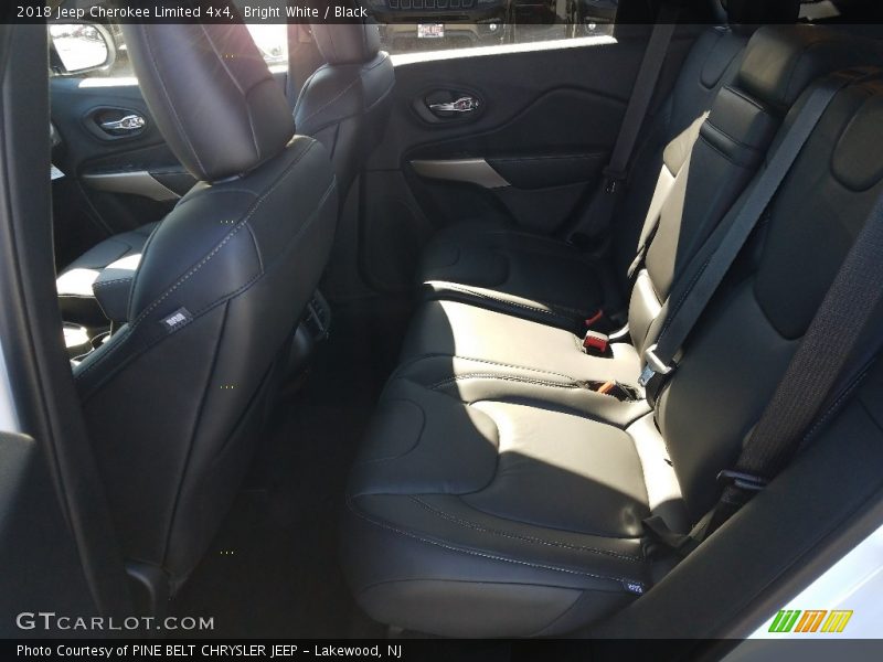 Bright White / Black 2018 Jeep Cherokee Limited 4x4