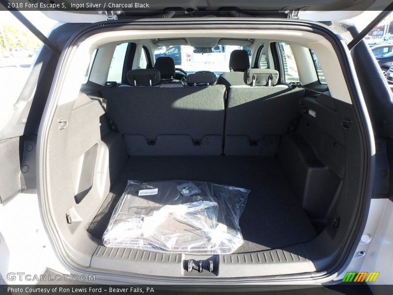 Ingot Silver / Charcoal Black 2018 Ford Escape S