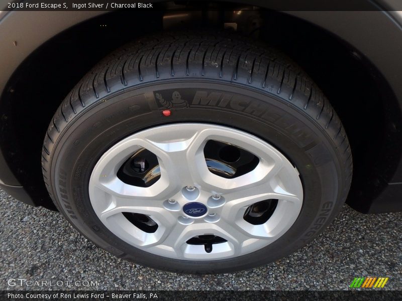 Ingot Silver / Charcoal Black 2018 Ford Escape S