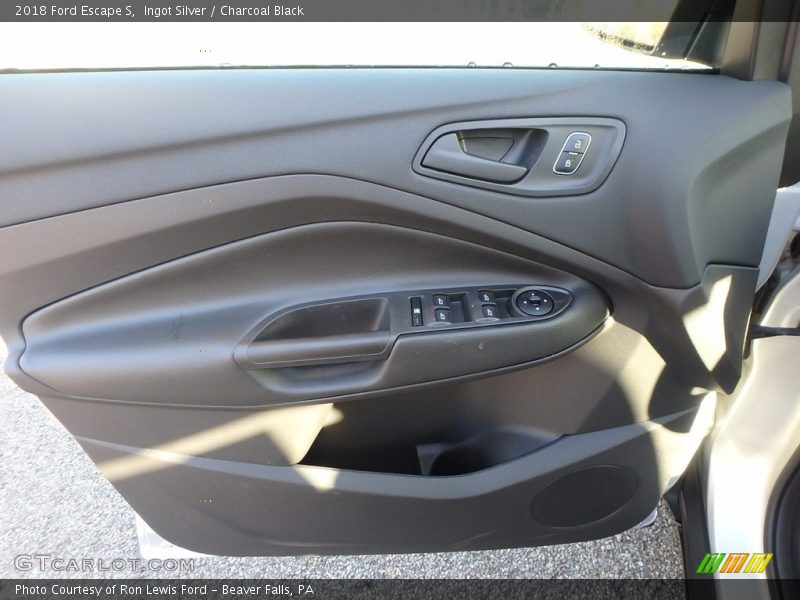 Ingot Silver / Charcoal Black 2018 Ford Escape S