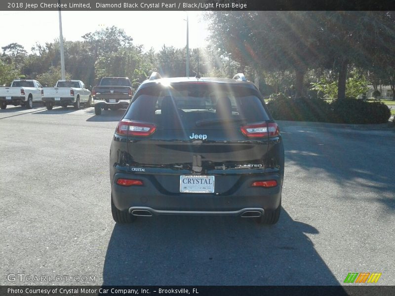Diamond Black Crystal Pearl / Black/Light Frost Beige 2018 Jeep Cherokee Limited