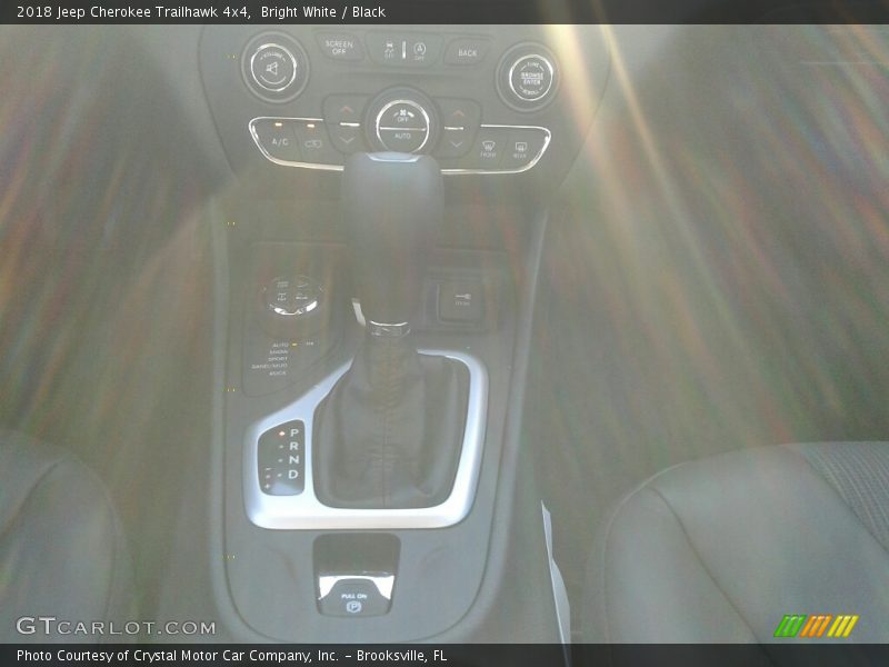 Bright White / Black 2018 Jeep Cherokee Trailhawk 4x4