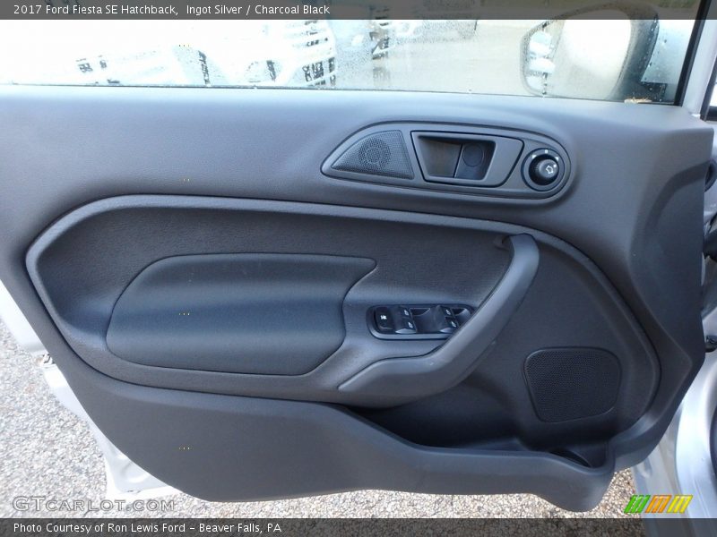 Ingot Silver / Charcoal Black 2017 Ford Fiesta SE Hatchback