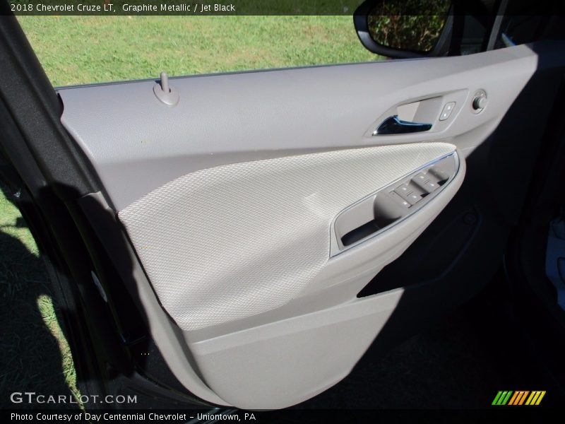 Graphite Metallic / Jet Black 2018 Chevrolet Cruze LT