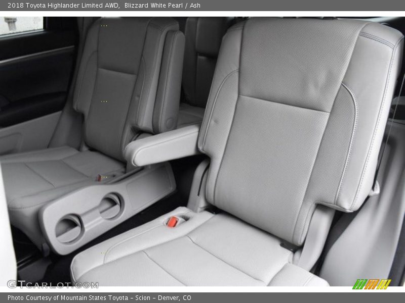 Blizzard White Pearl / Ash 2018 Toyota Highlander Limited AWD