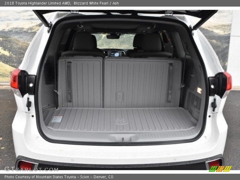 Blizzard White Pearl / Ash 2018 Toyota Highlander Limited AWD
