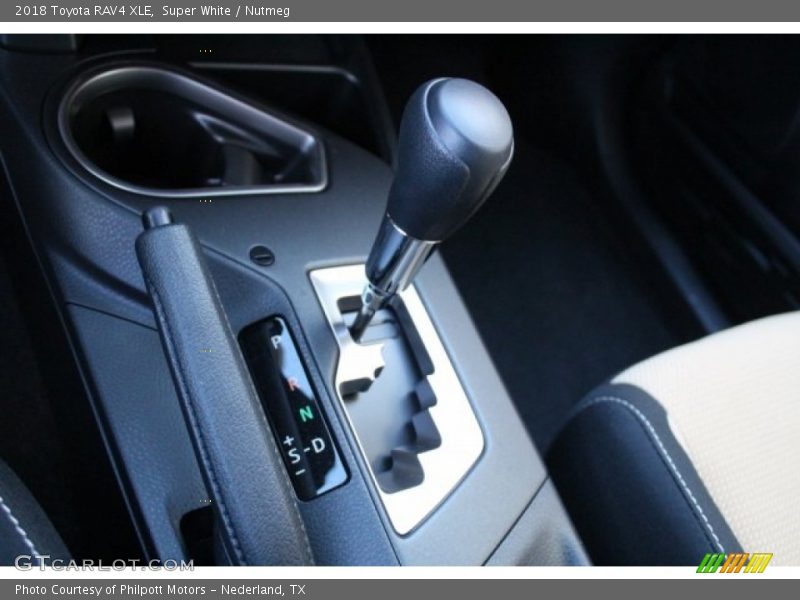 Super White / Nutmeg 2018 Toyota RAV4 XLE