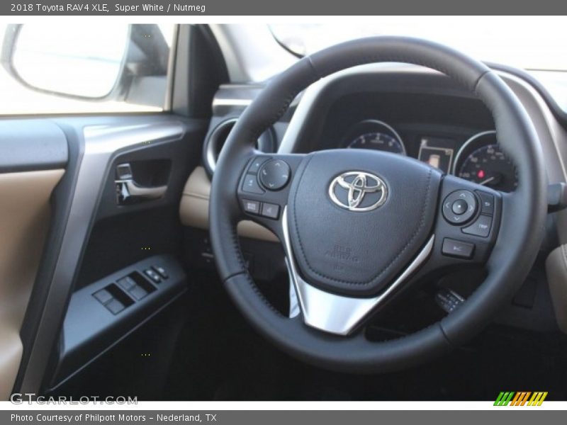Super White / Nutmeg 2018 Toyota RAV4 XLE