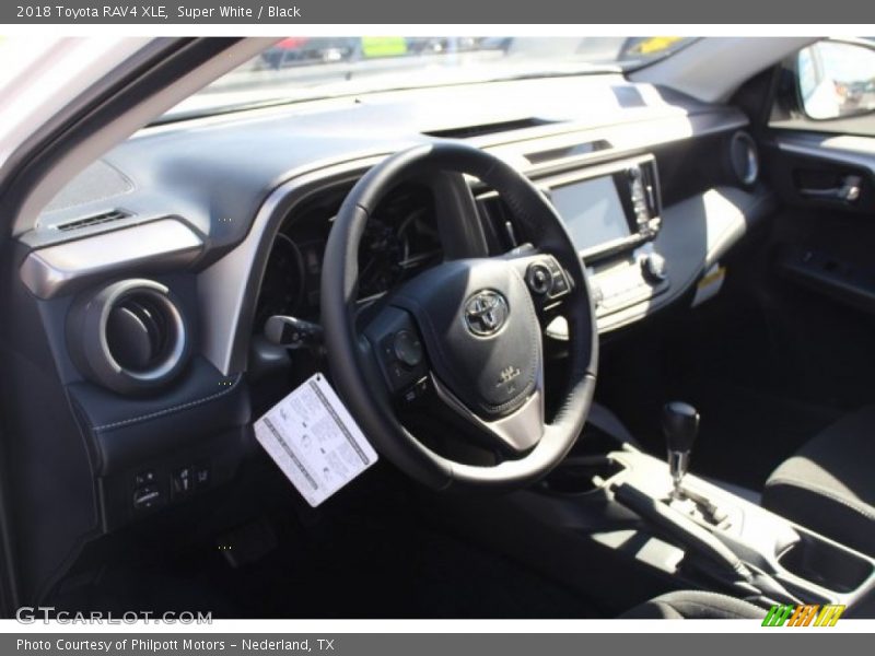 Super White / Black 2018 Toyota RAV4 XLE