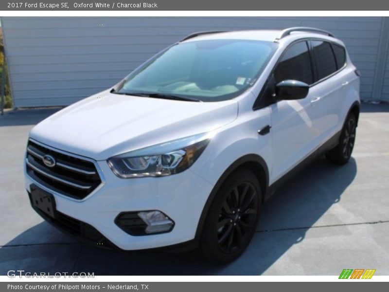 Oxford White / Charcoal Black 2017 Ford Escape SE