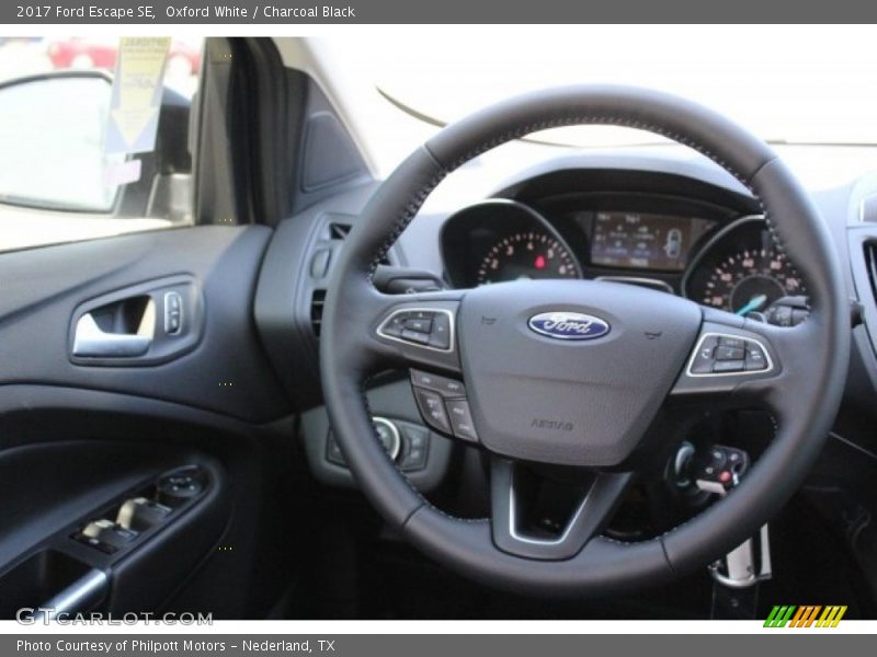 Oxford White / Charcoal Black 2017 Ford Escape SE