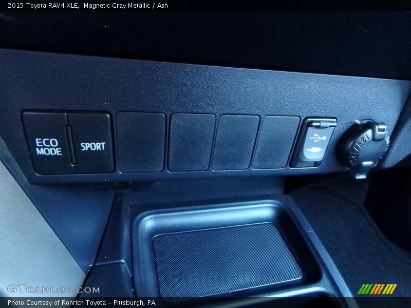 Magnetic Gray Metallic / Ash 2015 Toyota RAV4 XLE