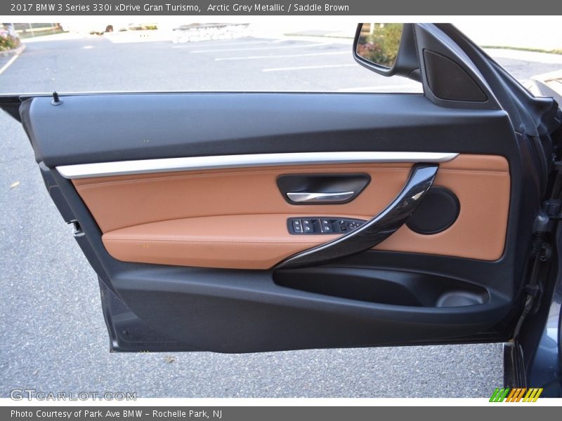 Door Panel of 2017 3 Series 330i xDrive Gran Turismo
