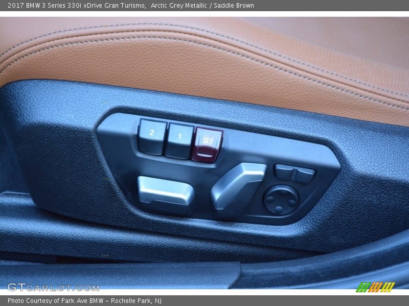 Controls of 2017 3 Series 330i xDrive Gran Turismo