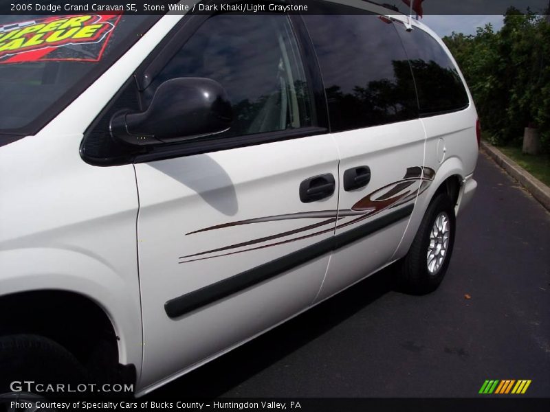 Stone White / Dark Khaki/Light Graystone 2006 Dodge Grand Caravan SE
