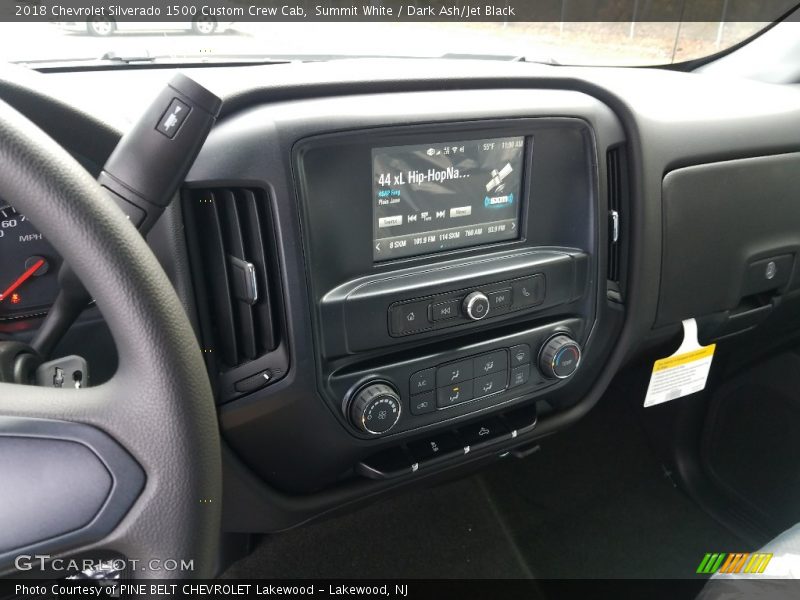 Summit White / Dark Ash/Jet Black 2018 Chevrolet Silverado 1500 Custom Crew Cab