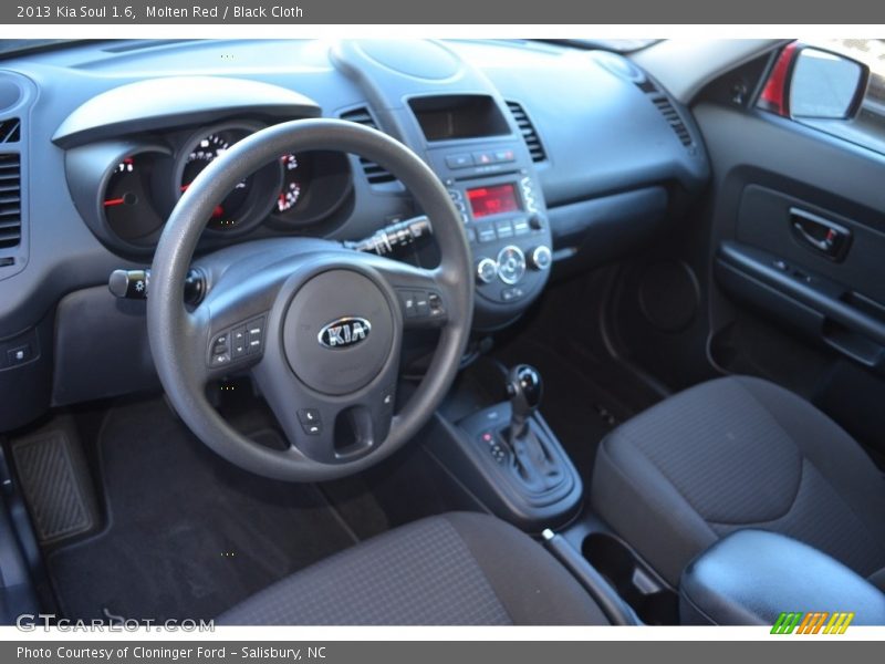 Molten Red / Black Cloth 2013 Kia Soul 1.6