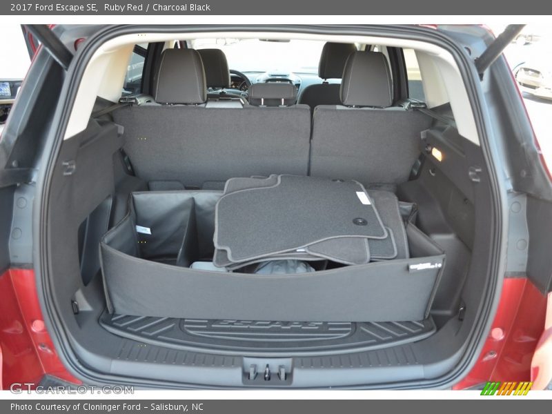 Ruby Red / Charcoal Black 2017 Ford Escape SE