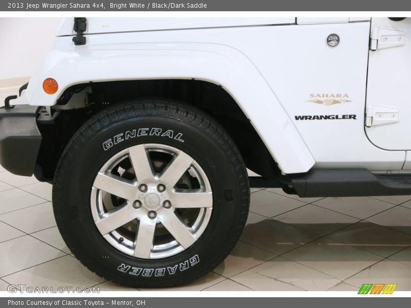 Bright White / Black/Dark Saddle 2013 Jeep Wrangler Sahara 4x4