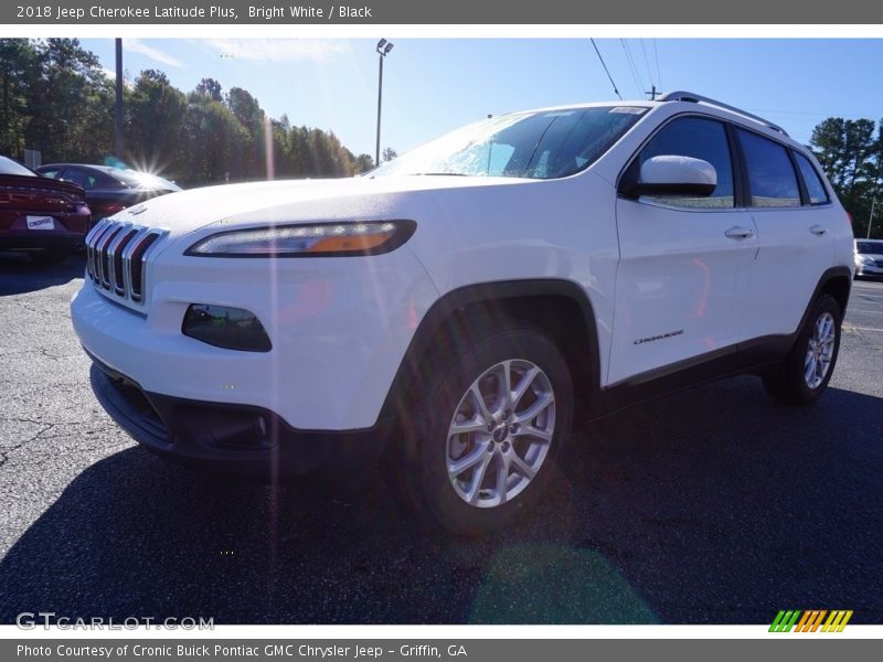 Bright White / Black 2018 Jeep Cherokee Latitude Plus