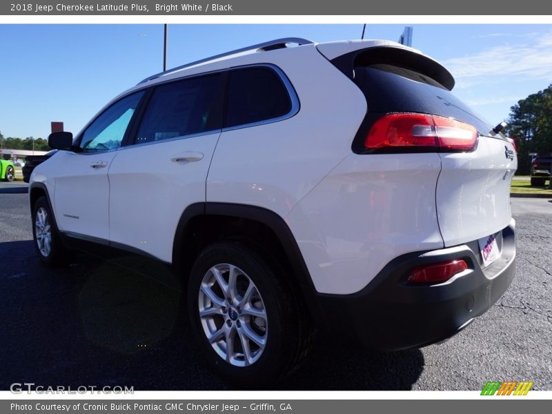 Bright White / Black 2018 Jeep Cherokee Latitude Plus