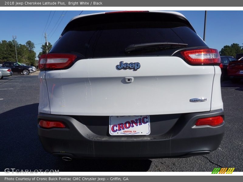 Bright White / Black 2018 Jeep Cherokee Latitude Plus