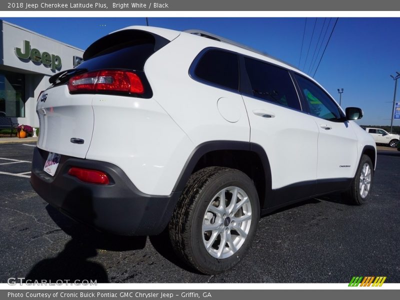 Bright White / Black 2018 Jeep Cherokee Latitude Plus