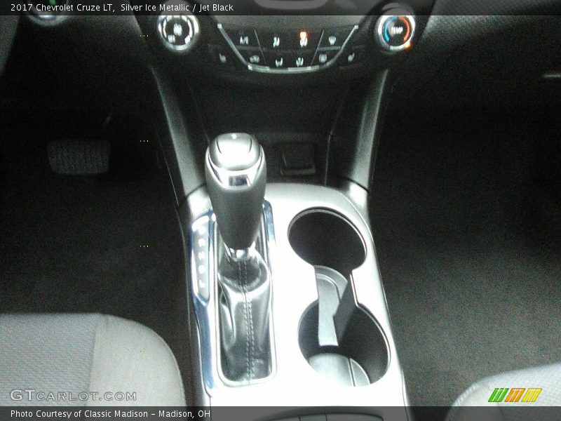 Silver Ice Metallic / Jet Black 2017 Chevrolet Cruze LT