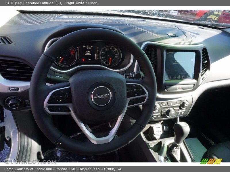 Bright White / Black 2018 Jeep Cherokee Latitude Plus